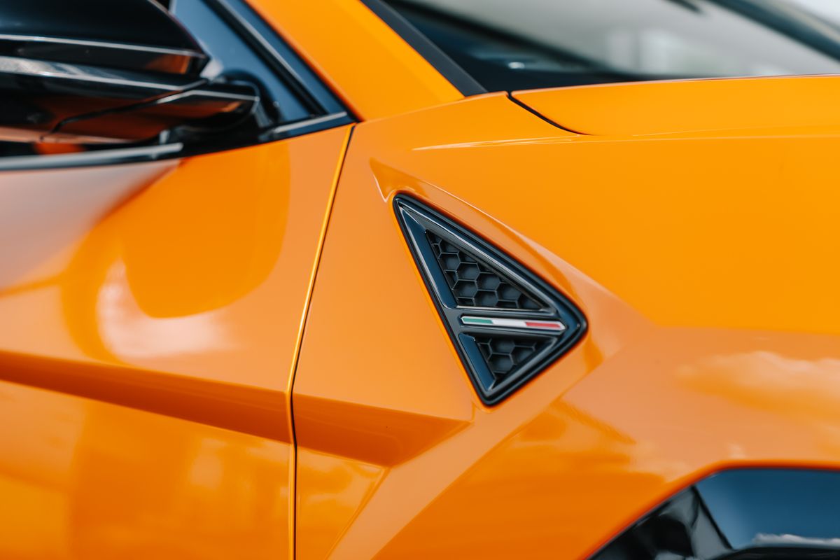 Lamborghini Urus Pearl Capsule
