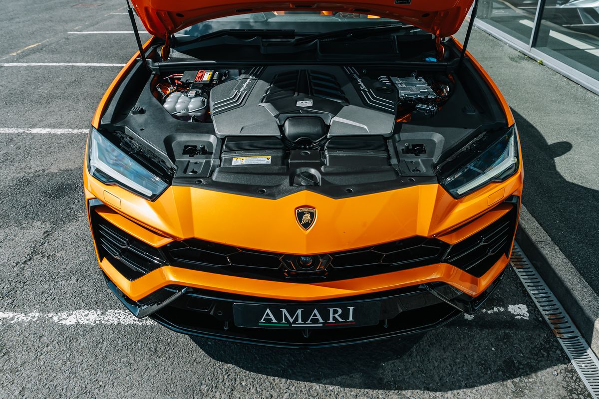 Lamborghini Urus Pearl Capsule