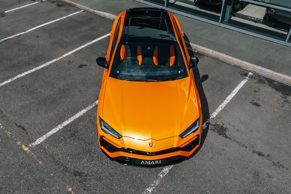 Lamborghini Urus Pearl Capsule