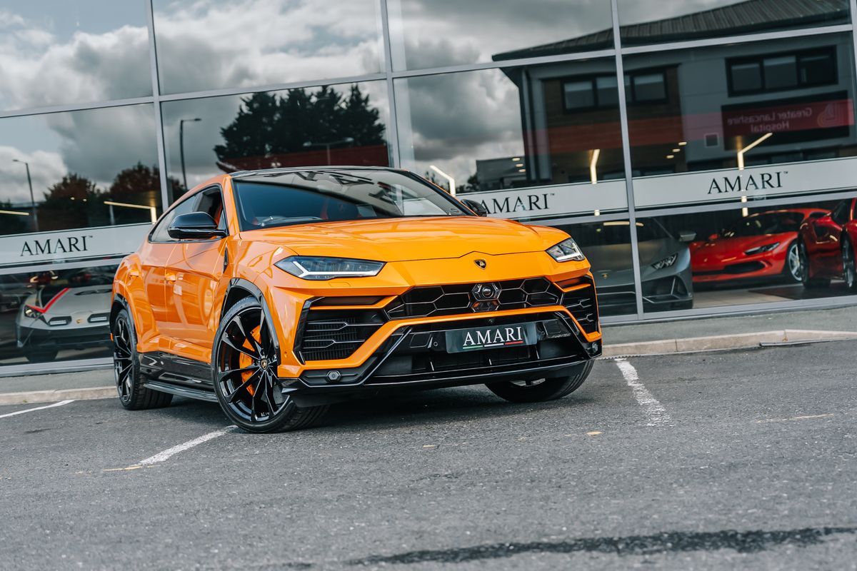 Lamborghini Urus Pearl Capsule