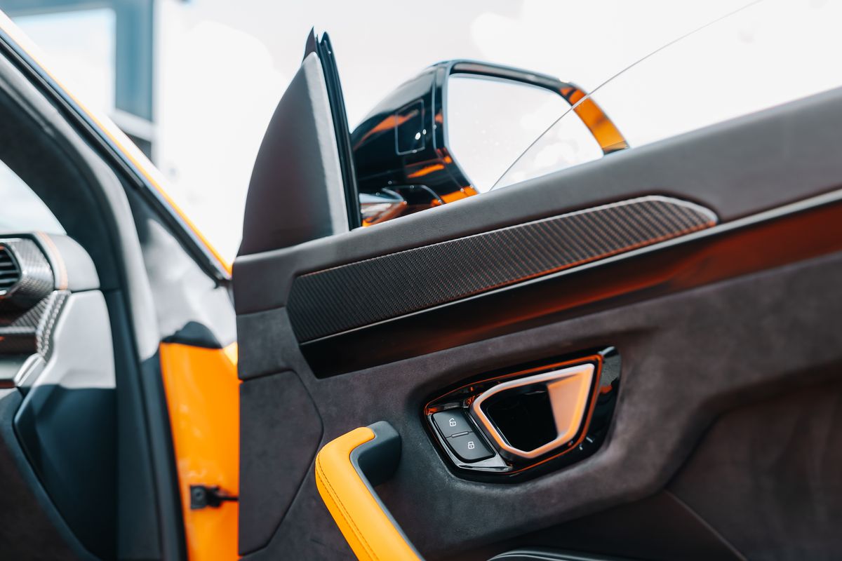 Lamborghini Urus Pearl Capsule