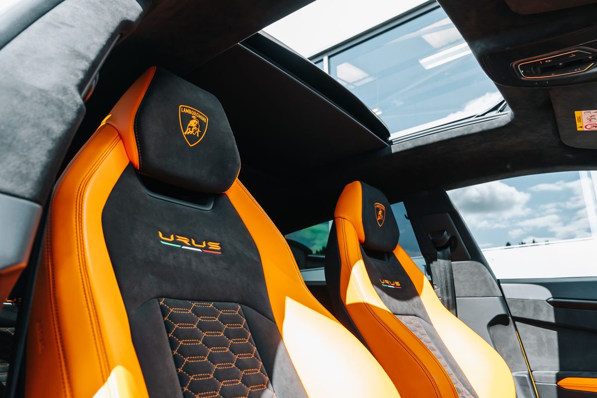 Lamborghini Urus Pearl Capsule
