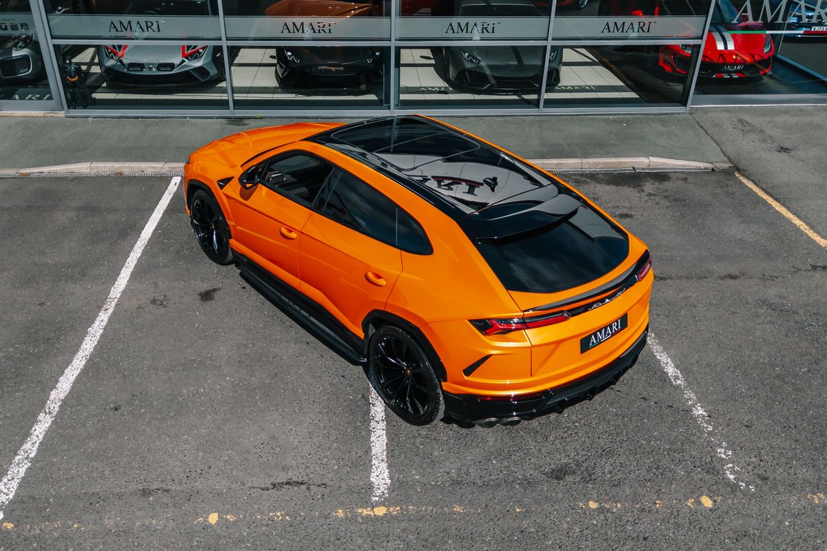 Lamborghini Urus Pearl Capsule