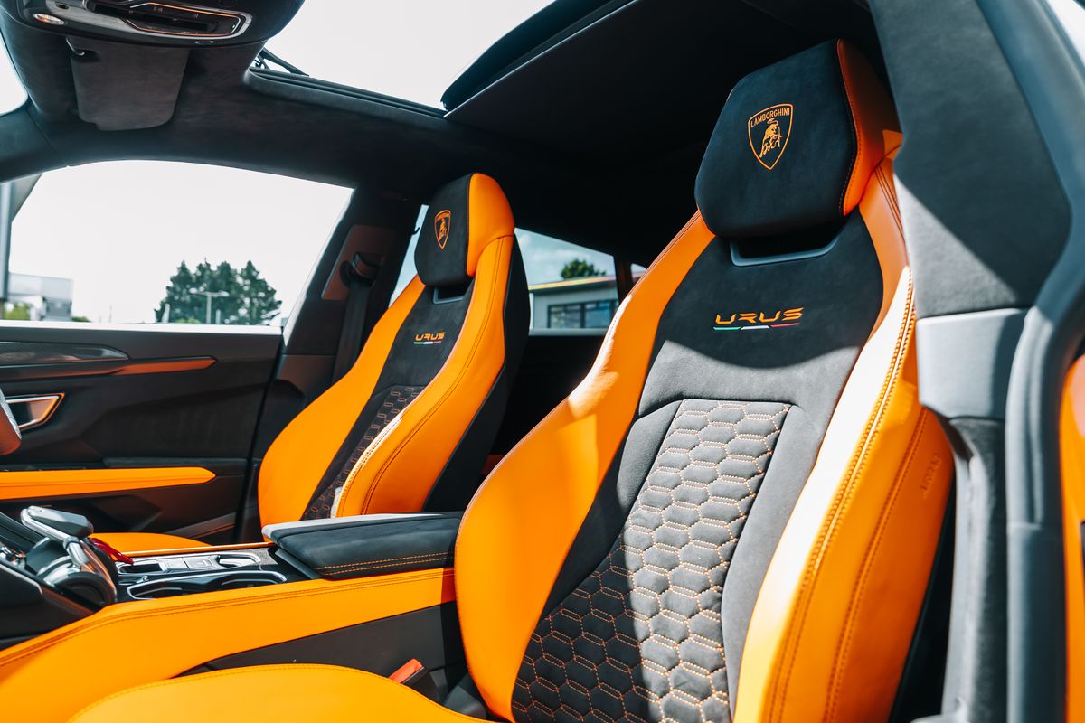 Lamborghini Urus Pearl Capsule