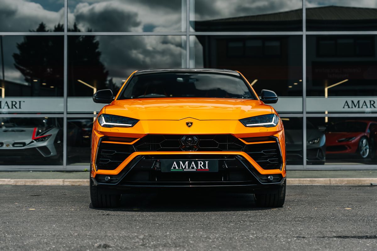 Lamborghini Urus Pearl Capsule