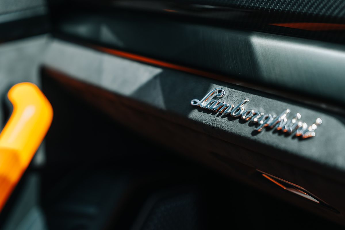 Lamborghini Urus Pearl Capsule