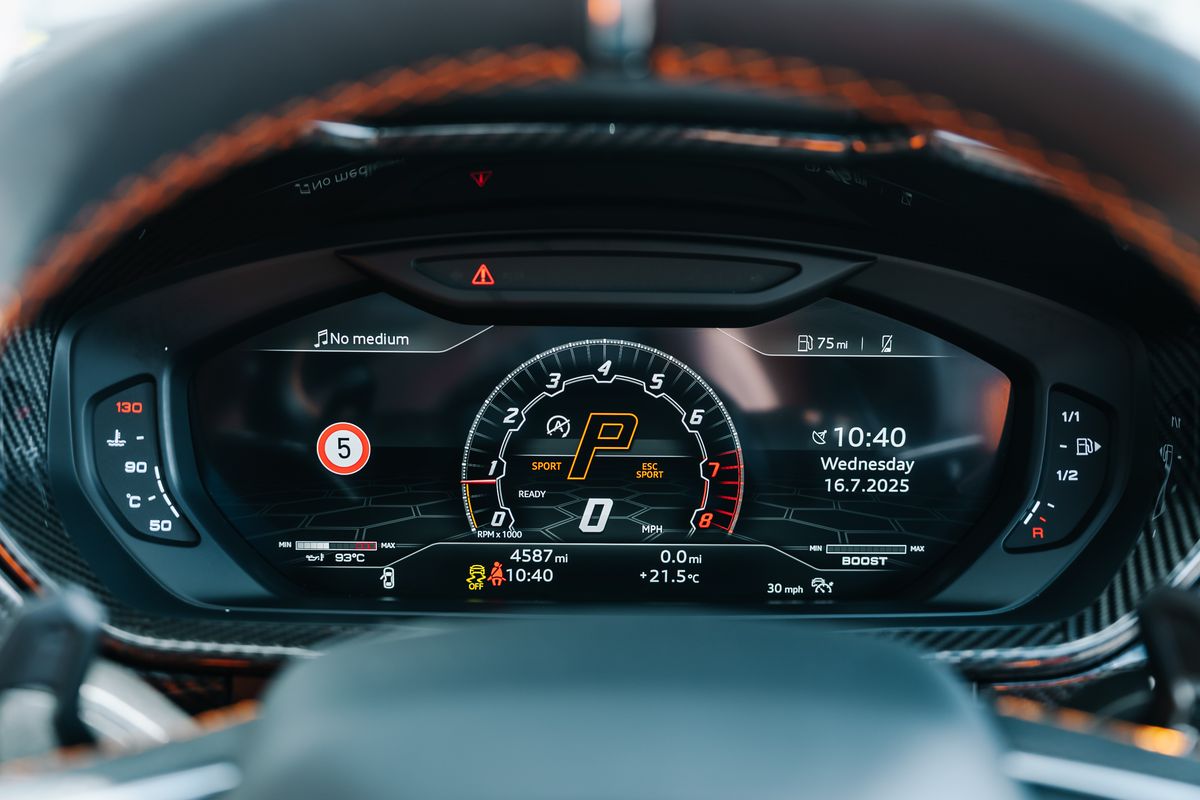 Lamborghini Urus Pearl Capsule