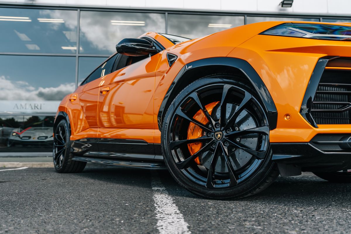 Lamborghini Urus Pearl Capsule