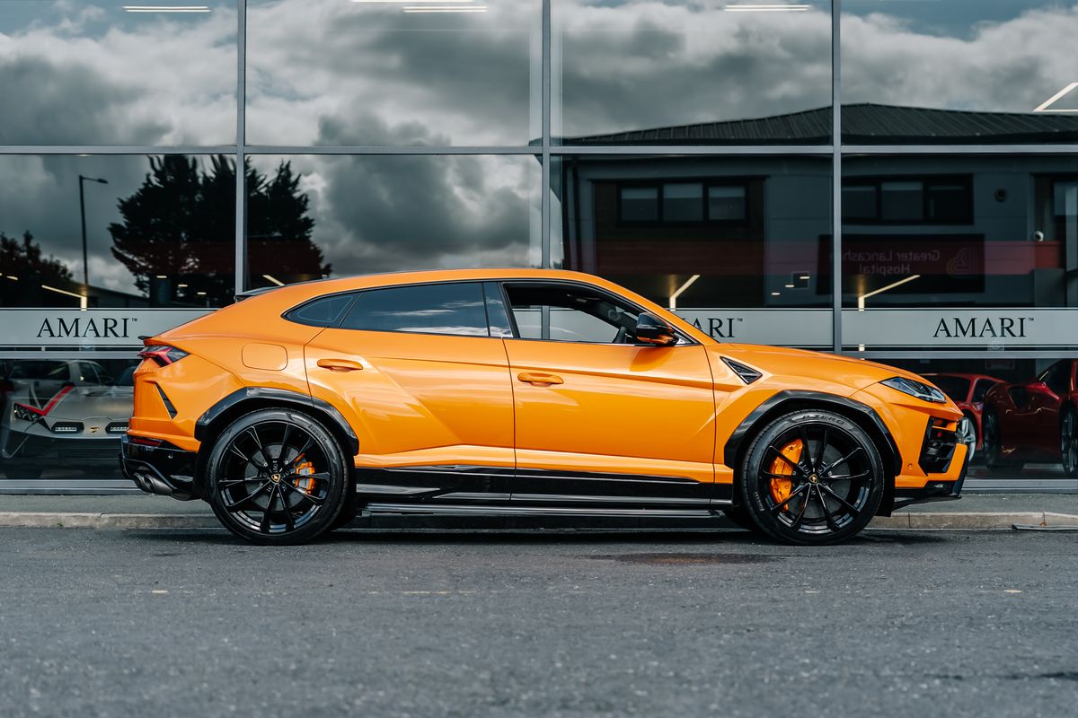 Lamborghini Urus Pearl Capsule