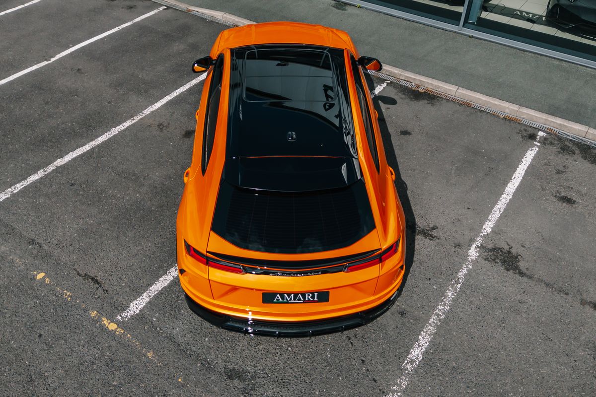 Lamborghini Urus Pearl Capsule