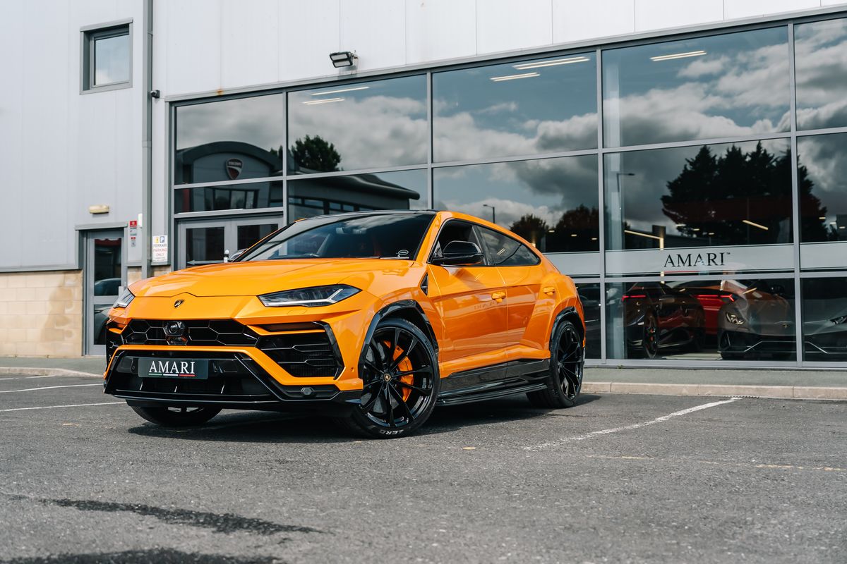 Lamborghini Urus Pearl Capsule