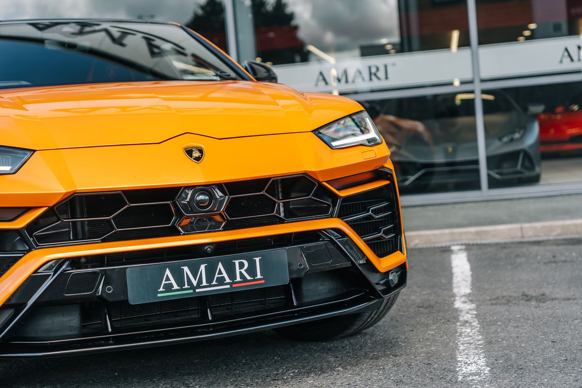 Lamborghini Urus Pearl Capsule