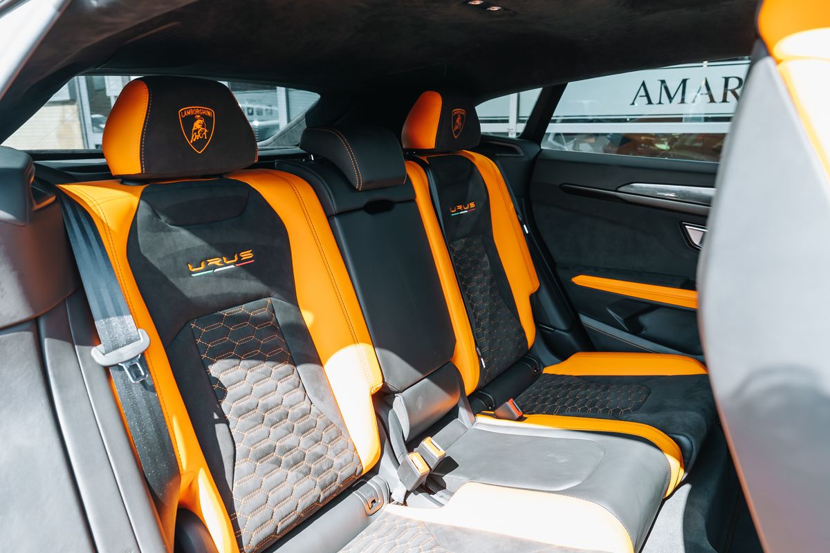 Lamborghini Urus Pearl Capsule