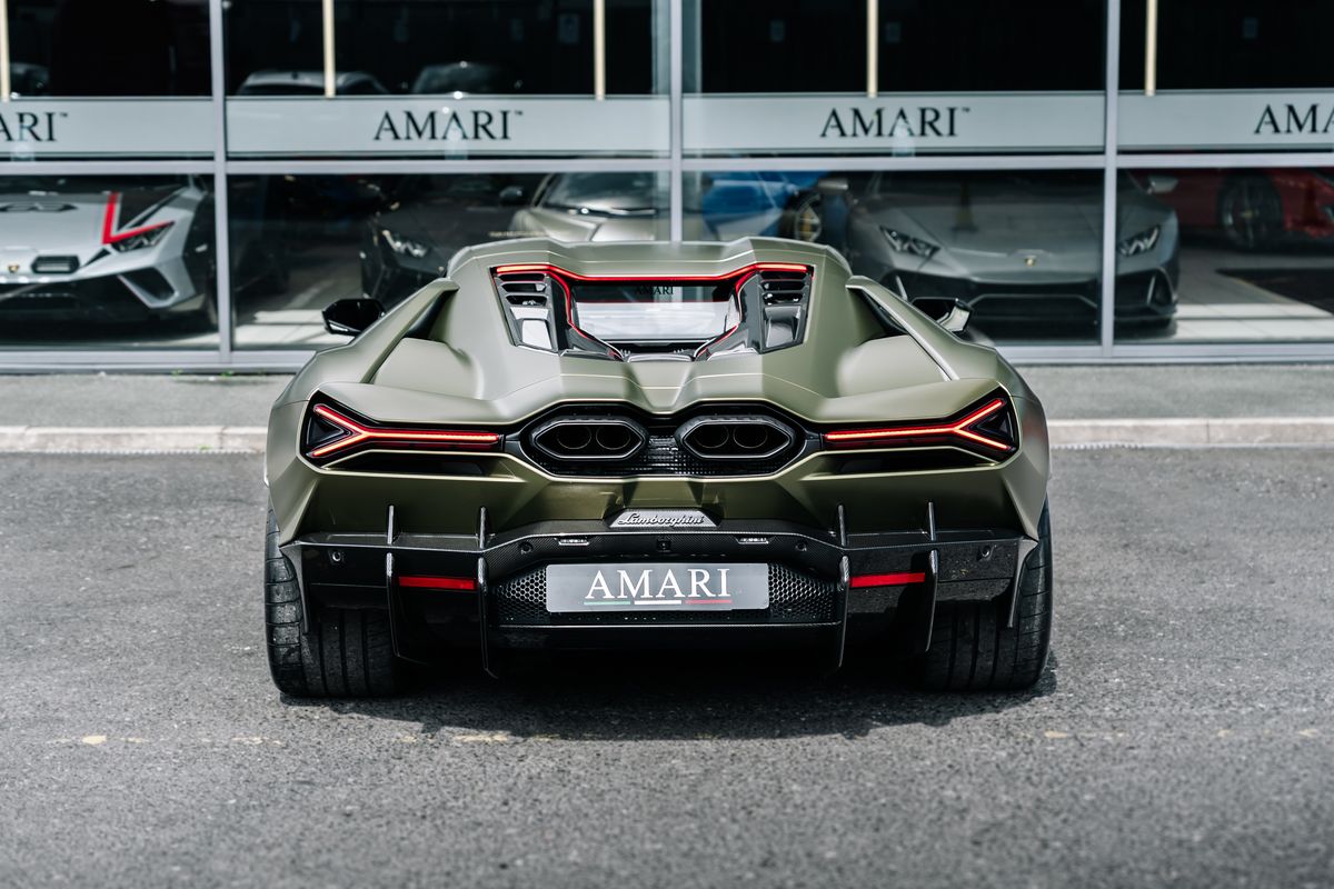 Lamborghini Revuelto