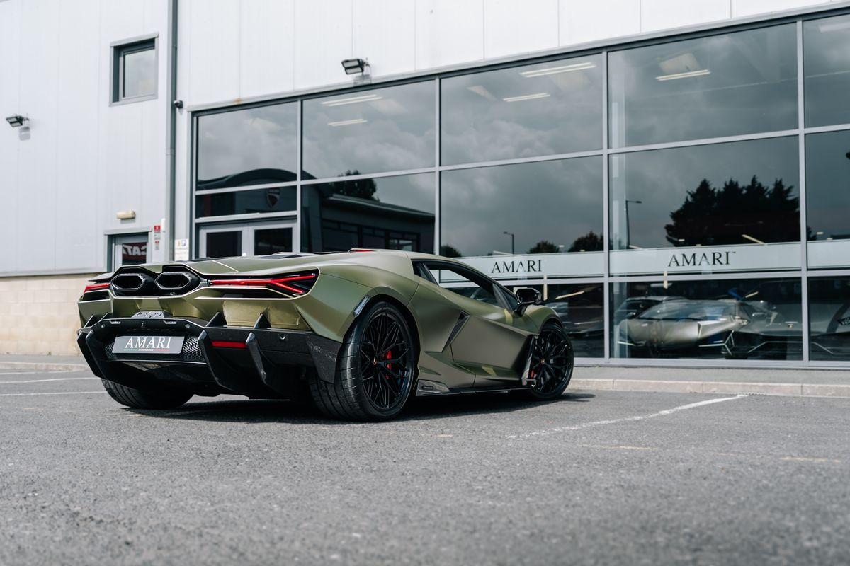 Lamborghini Revuelto