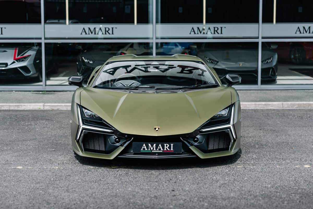 Lamborghini Revuelto