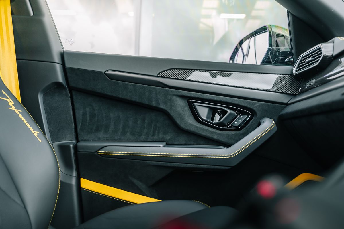 LAMBORGHINI URUS PERFORMANTE