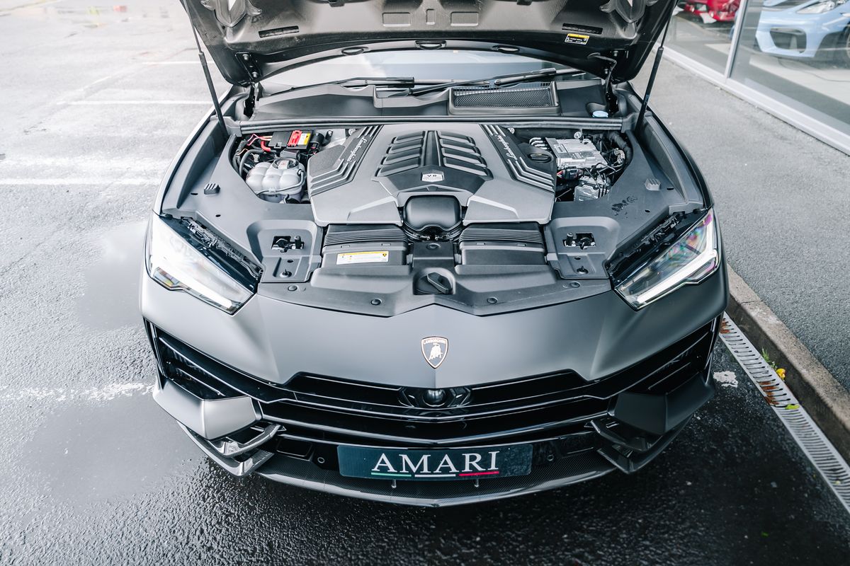 LAMBORGHINI URUS PERFORMANTE