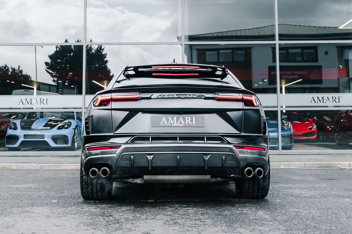LAMBORGHINI URUS PERFORMANTE