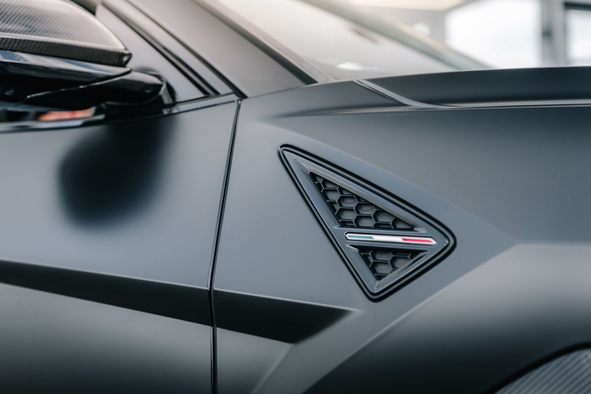 LAMBORGHINI URUS PERFORMANTE