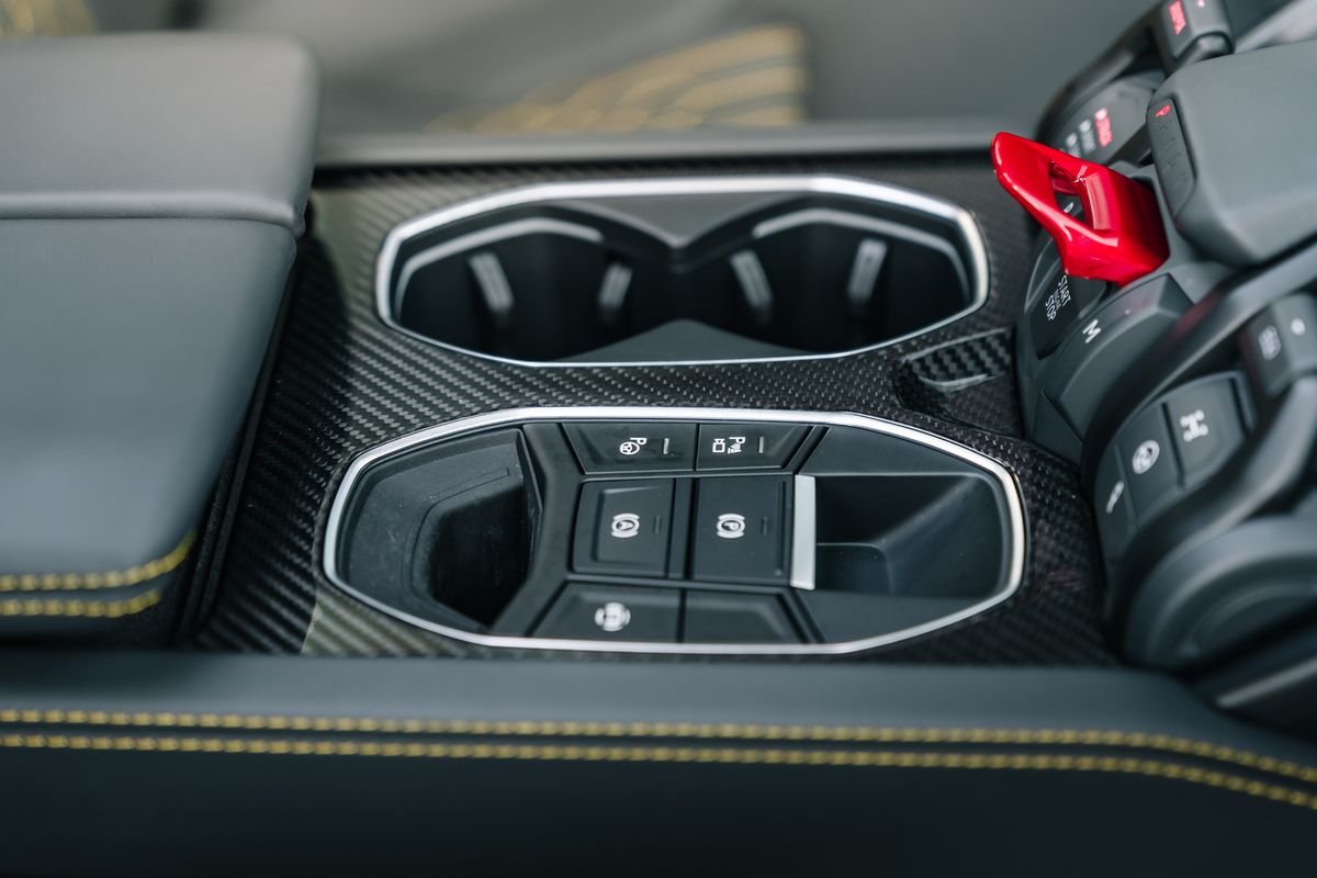 LAMBORGHINI URUS PERFORMANTE