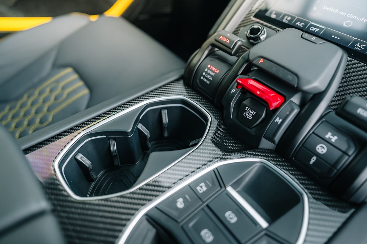 LAMBORGHINI URUS PERFORMANTE