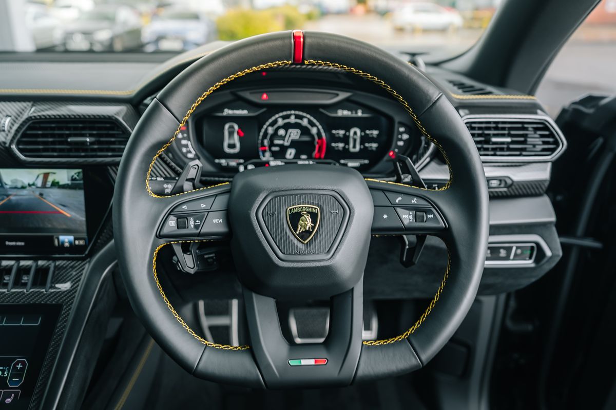 LAMBORGHINI URUS PERFORMANTE