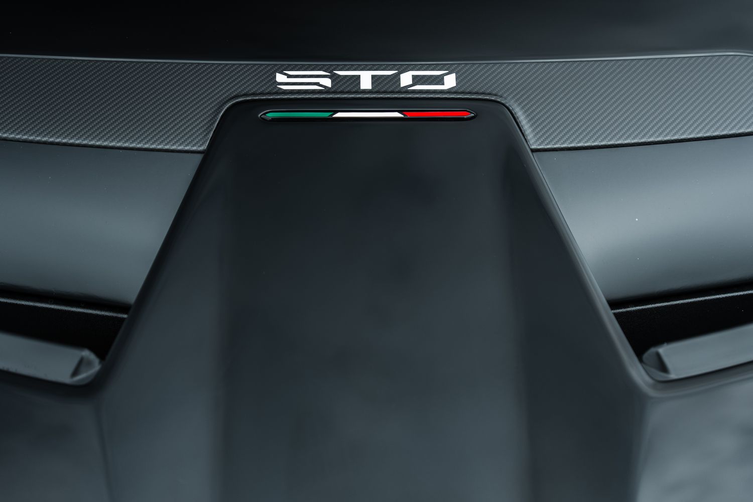 Lamborghini Huracan STO