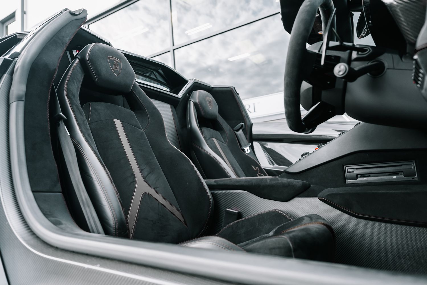 Lamborghini Aventador SVJ Roadster