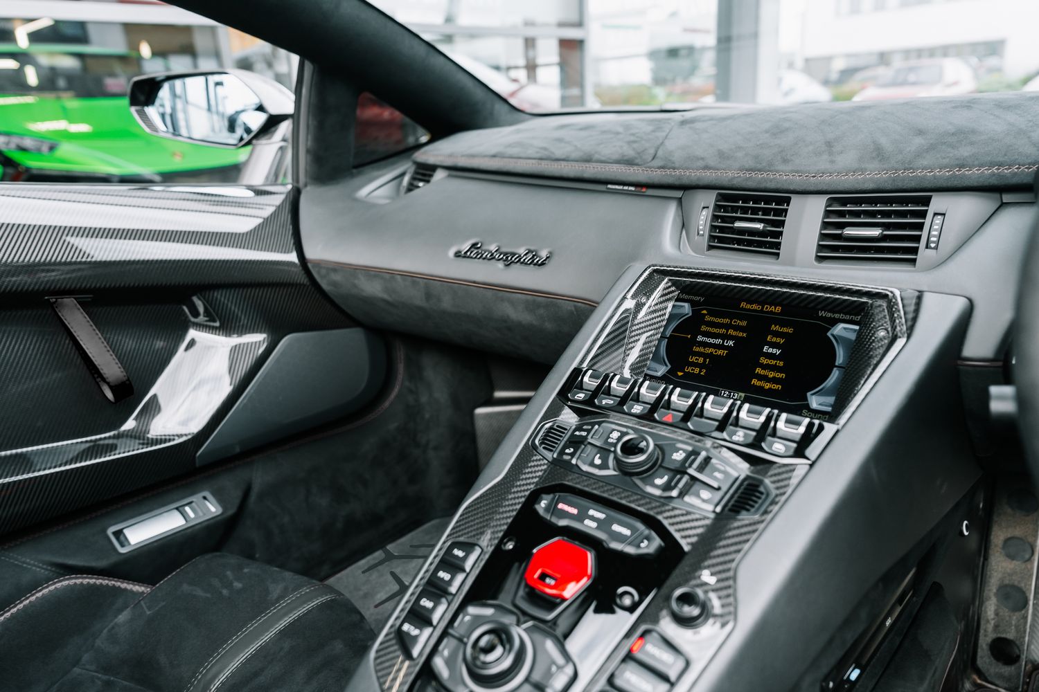 Lamborghini Aventador SVJ Roadster