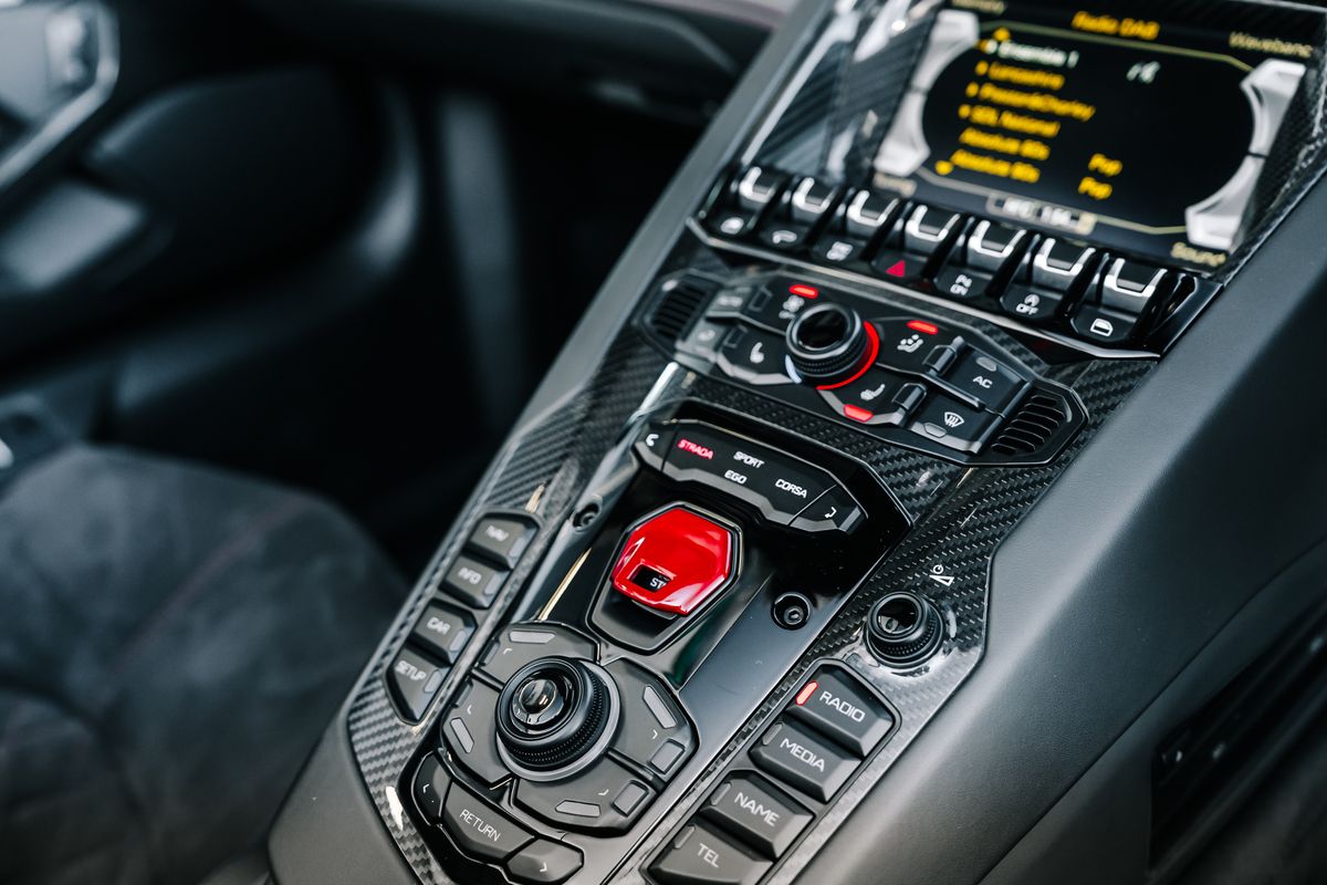 Lamborghini Aventador S Roadster LP 740-4