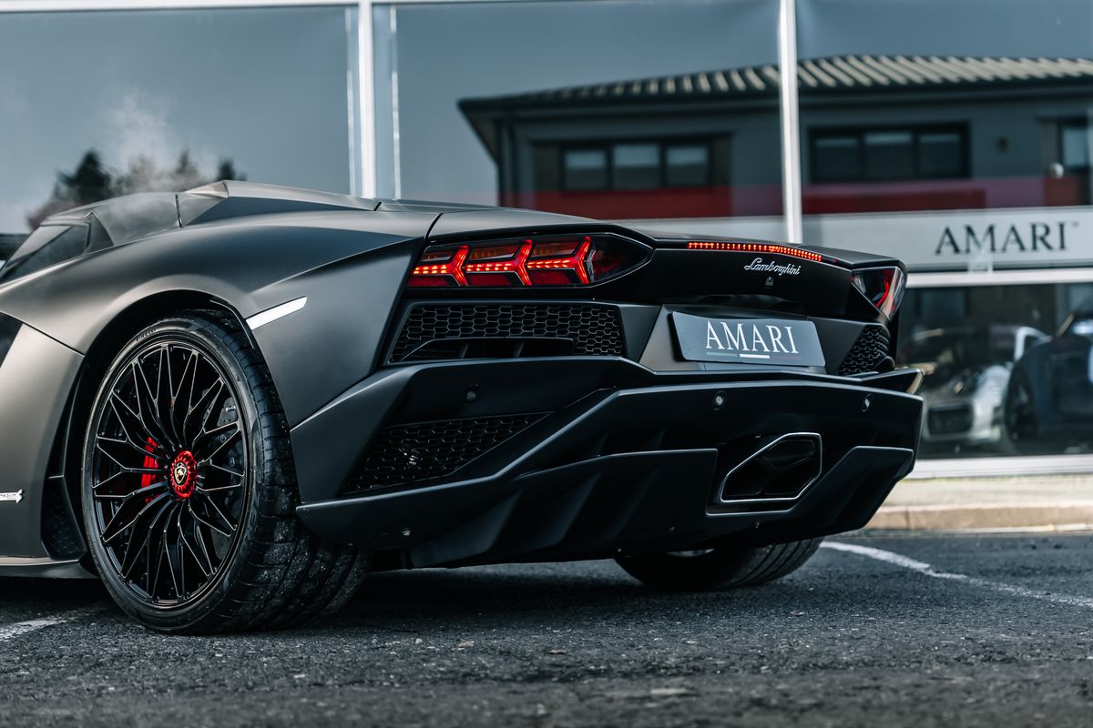 Lamborghini Aventador S Roadster LP 740-4