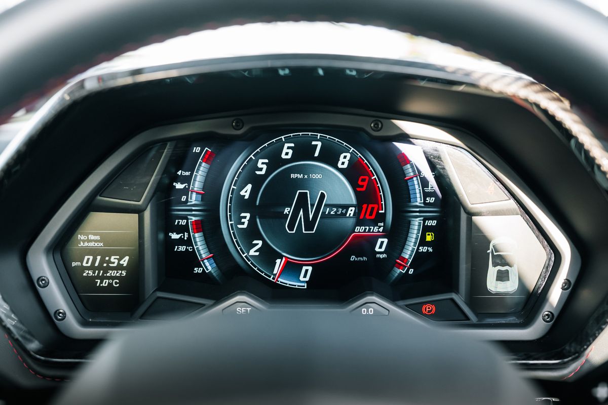 Lamborghini Aventador S Roadster LP 740-4