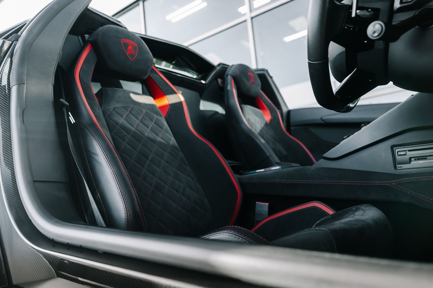 Lamborghini Aventador S Roadster LP 740-4