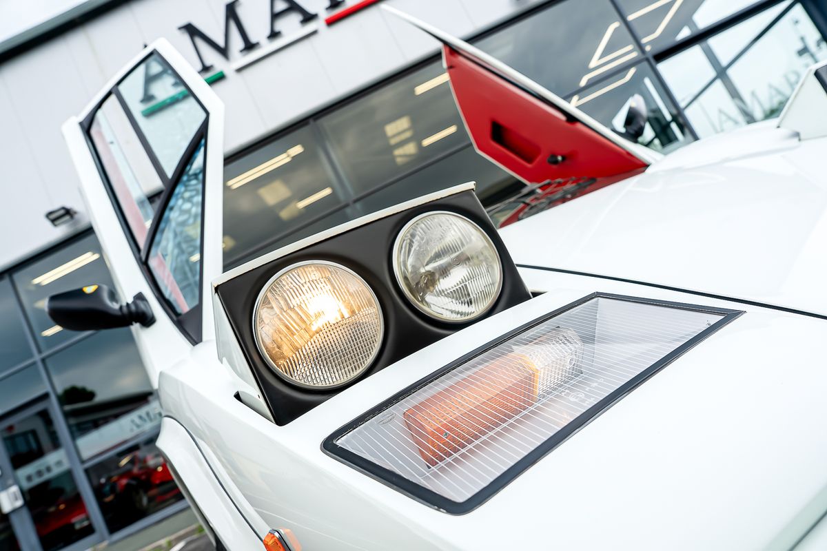 LAMBORGHINI COUNTACH LP400S