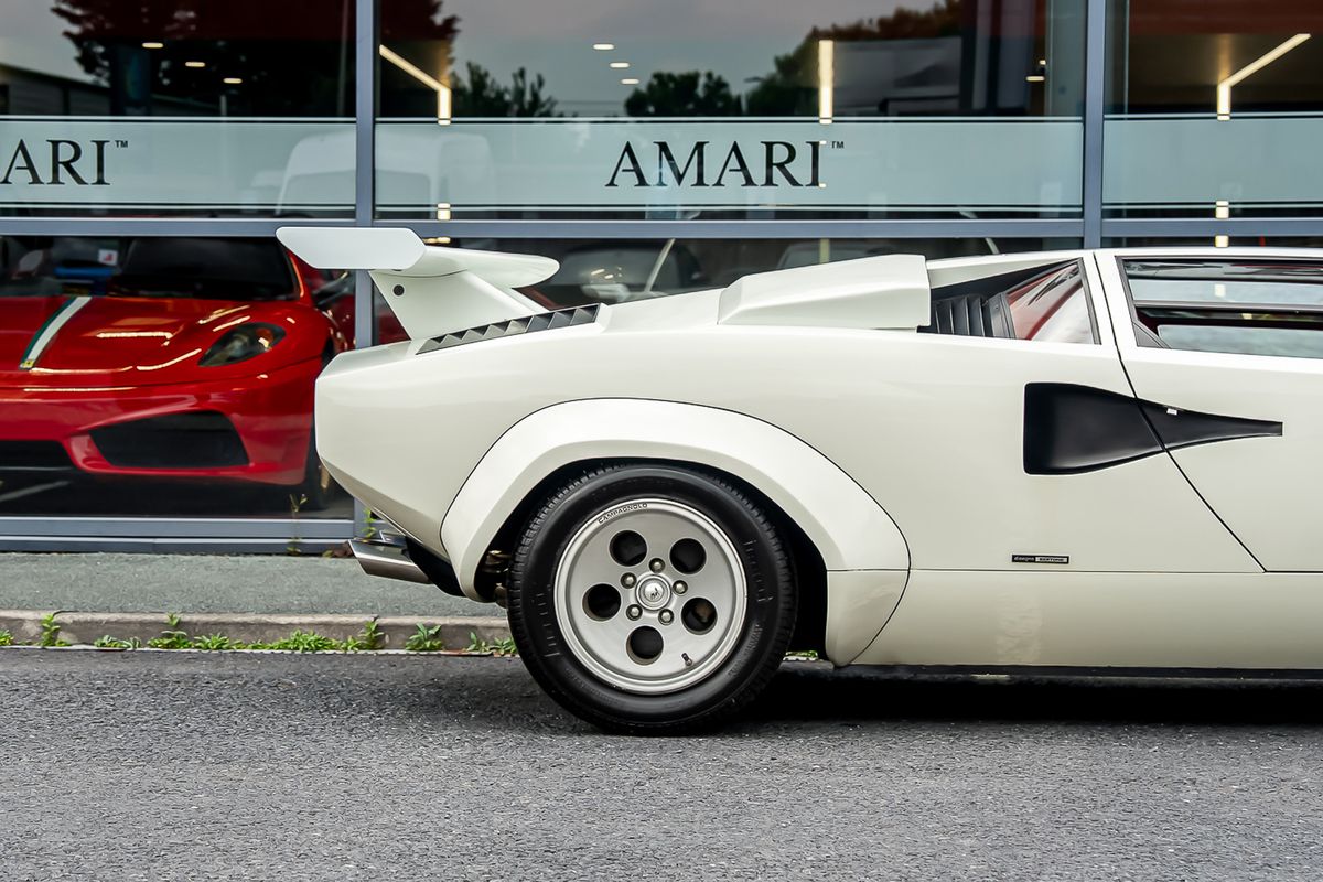 LAMBORGHINI COUNTACH LP400S