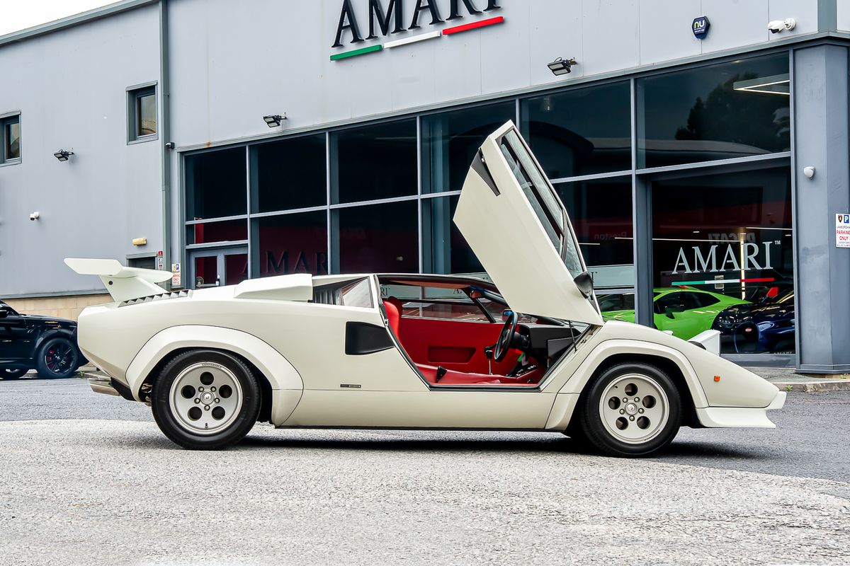 LAMBORGHINI COUNTACH LP400S
