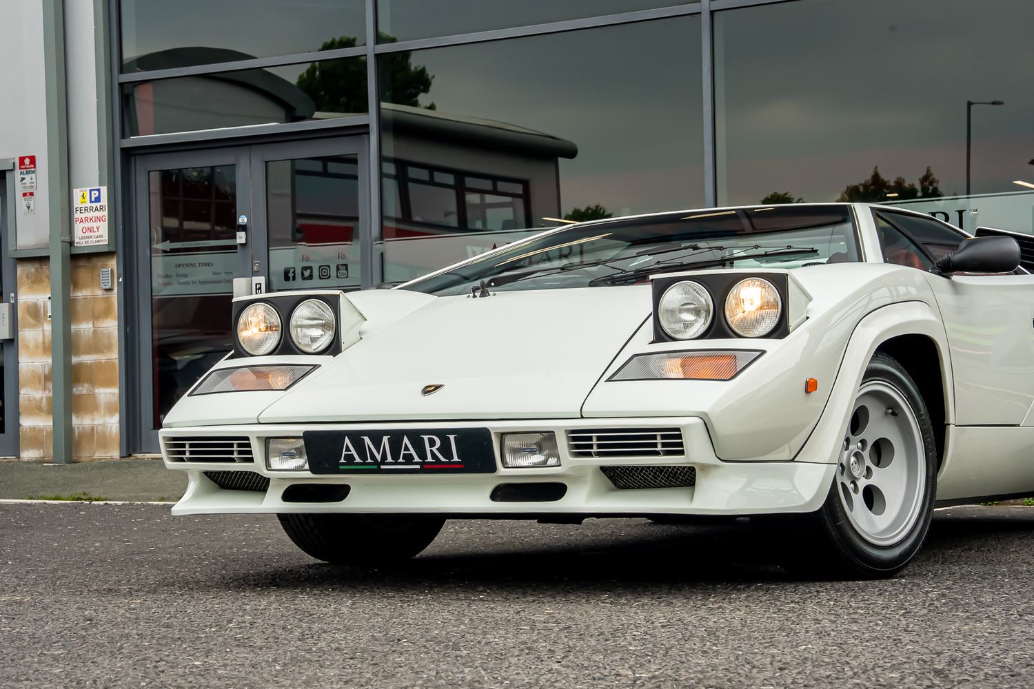 LAMBORGHINI COUNTACH LP400S