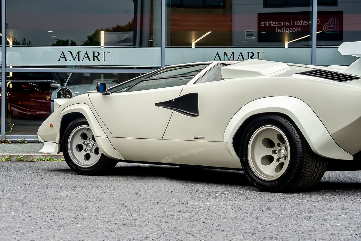 LAMBORGHINI COUNTACH LP400S