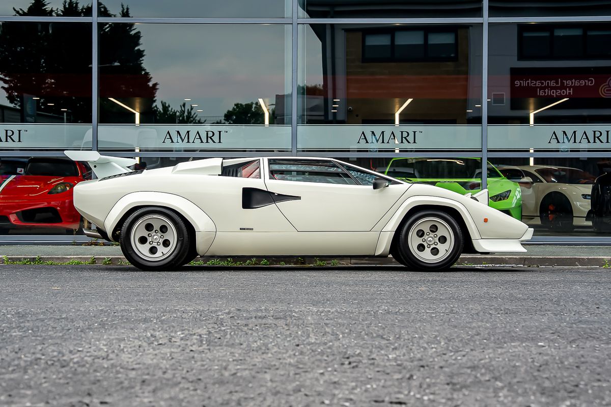 LAMBORGHINI COUNTACH LP400S