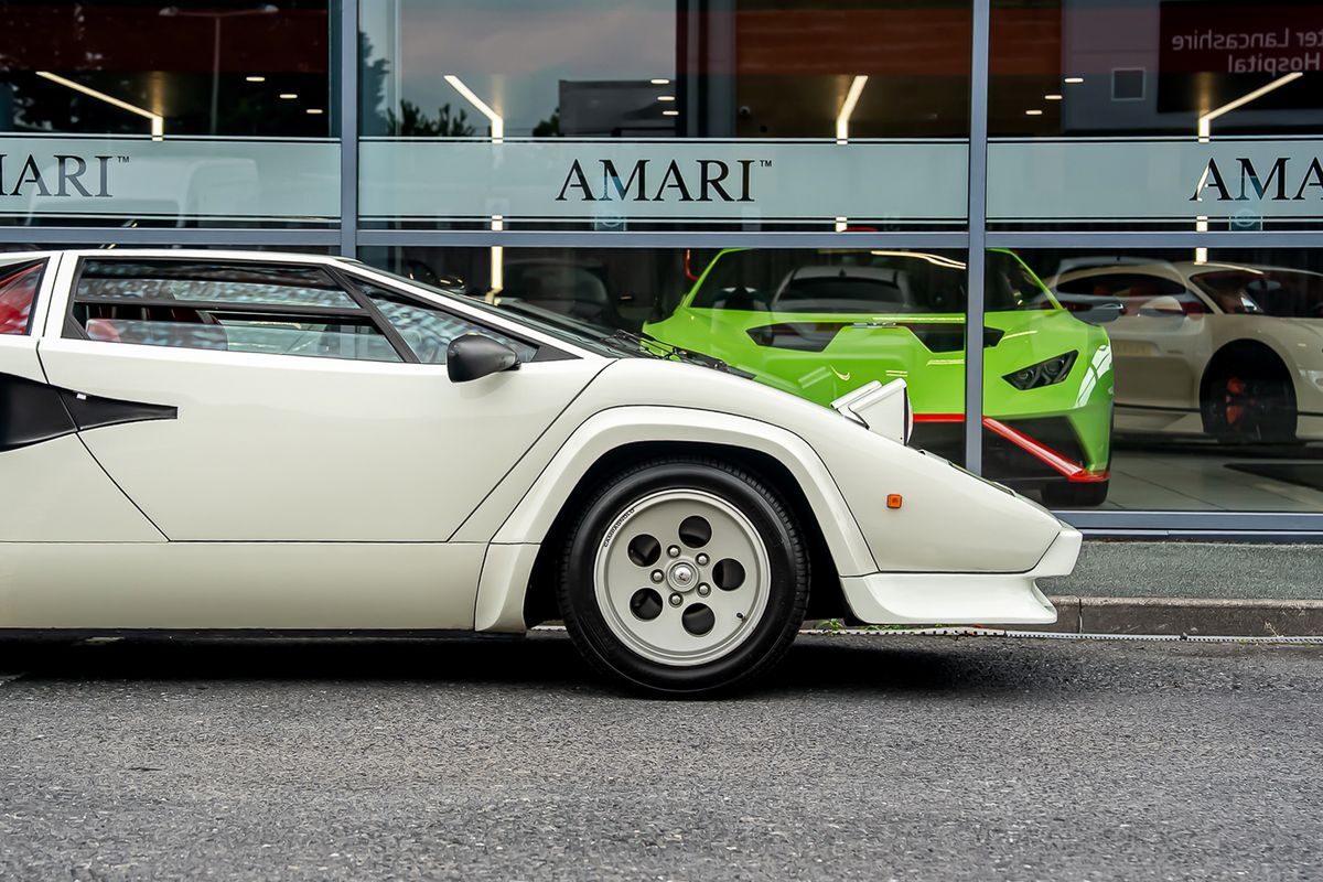 LAMBORGHINI COUNTACH LP400S