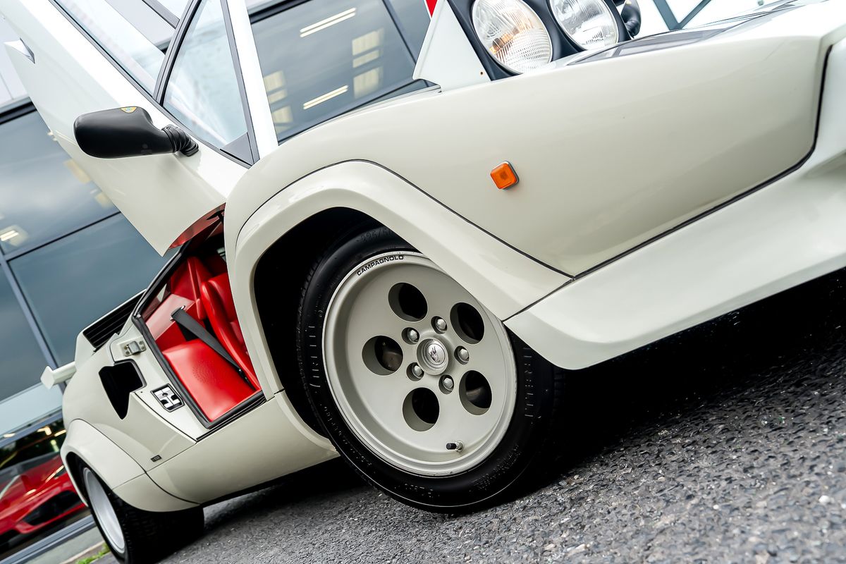 LAMBORGHINI COUNTACH LP400S