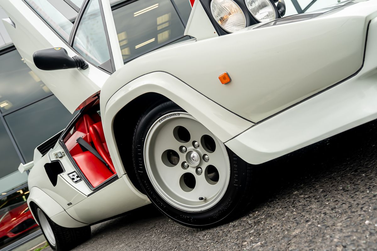 LAMBORGHINI COUNTACH LP400S