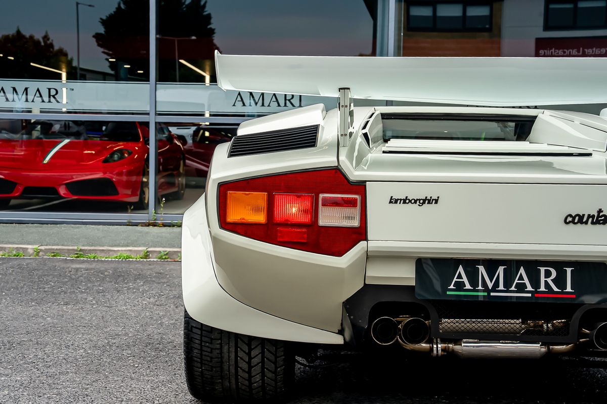 LAMBORGHINI COUNTACH LP400S