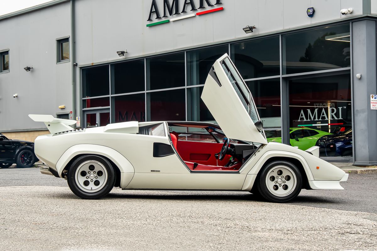 LAMBORGHINI COUNTACH LP400S