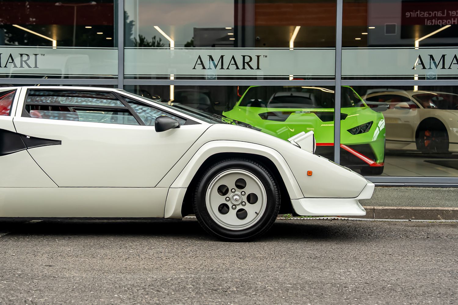 LAMBORGHINI COUNTACH LP400S