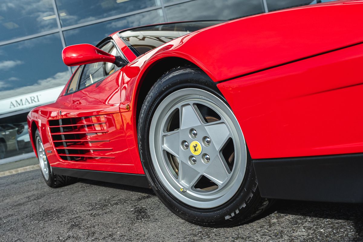 FERRARI TESTAROSSA Flat 12
