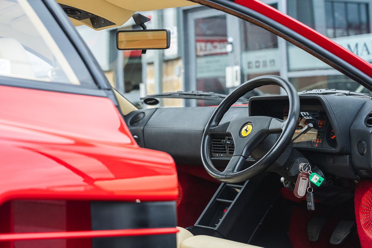 FERRARI TESTAROSSA Flat 12