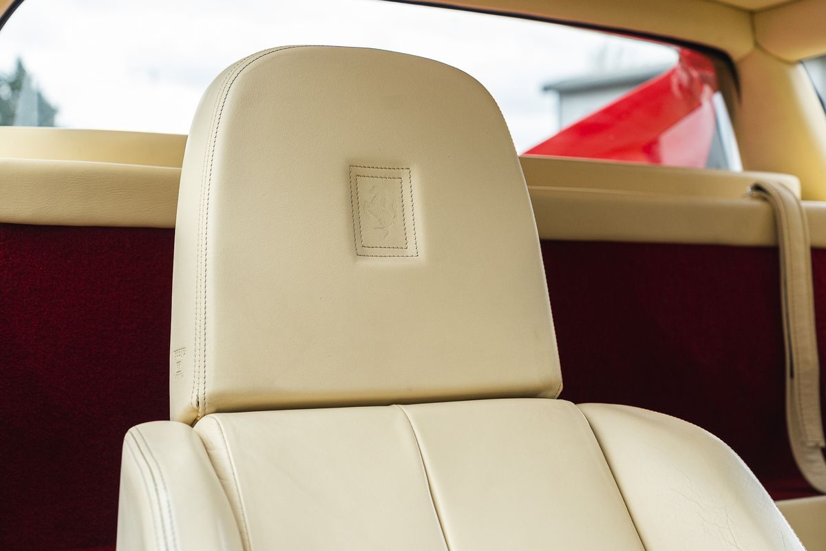 FERRARI TESTAROSSA Flat 12