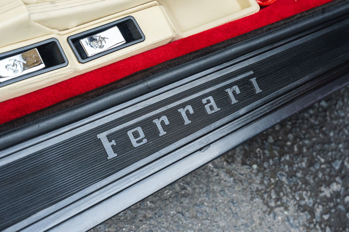 FERRARI TESTAROSSA Flat 12